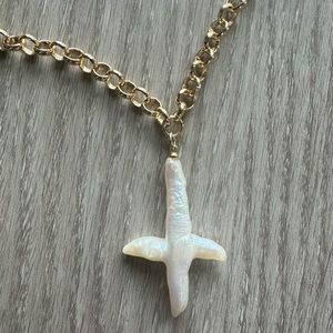 NWOT Baroque Pearl Cross Chain Necklace